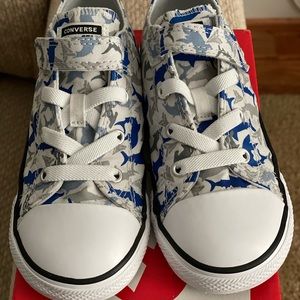 Toddler shark print converse size 10